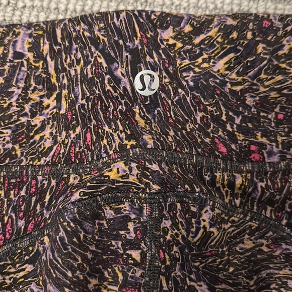 Lululemon high rise leggings with pockets, 25” size 2 - Picture 5 of 6